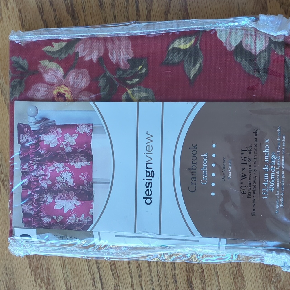NWT DesignView Cranbrook Floral Curtains